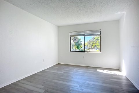 Condo in Bradenton, Florida, 2 bedrooms № 2218030 - photo 16