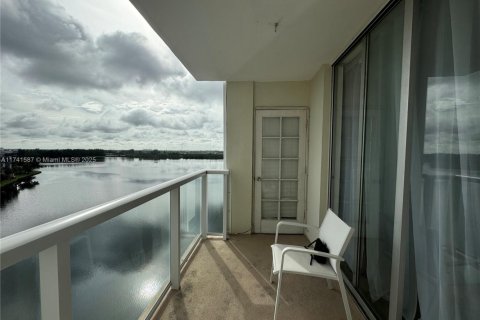 Condominio en venta en Miami, Florida, 1 dormitorio, 79.99 m2 № 2012608 - foto 14