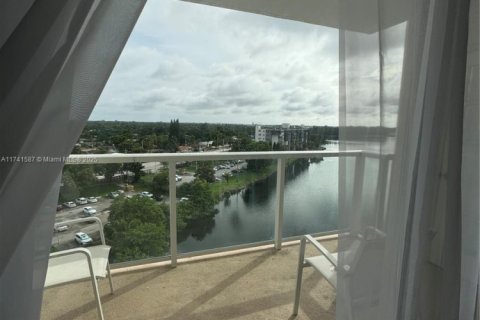Condominio en venta en Miami, Florida, 1 dormitorio, 79.99 m2 № 2012608 - foto 13