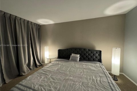 Condominio en venta en Miami, Florida, 1 dormitorio, 79.99 m2 № 2012608 - foto 8