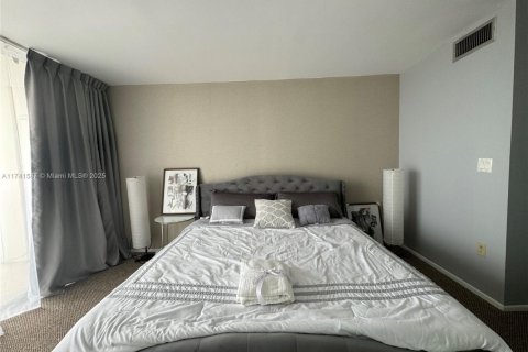 Condominio en venta en Miami, Florida, 1 dormitorio, 79.99 m2 № 2012608 - foto 10