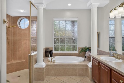 House in Odessa, Florida 5 bedrooms, 327.57 sq.m. № 2210068 - photo 28