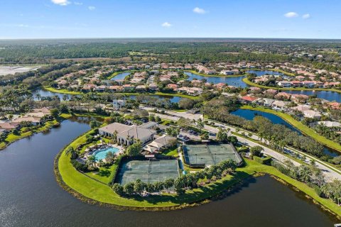 Casa en alquiler en Palm Beach Gardens, Florida, 4 dormitorios, 217.76 m2 № 1051026 - foto 1