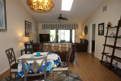 House in Punta Gorda, Florida 3 bedrooms, 133.87 sq.m. № 1137181 - photo 14