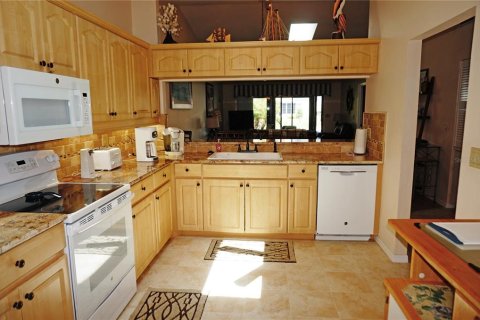 House in Punta Gorda, Florida 3 bedrooms, 133.87 sq.m. № 1137181 - photo 21