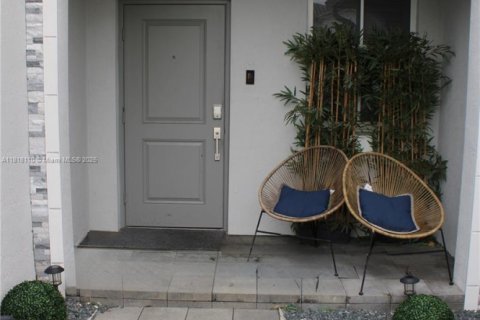 Купить таунхаус в Хомстед, Флорида 3 спальни, 133.97м2, № 2035443 - фото 3