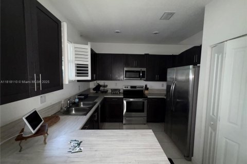 Купить таунхаус в Хомстед, Флорида 3 спальни, 133.97м2, № 2035443 - фото 8