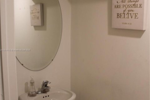 Купить таунхаус в Хомстед, Флорида 3 спальни, 133.97м2, № 2035443 - фото 9