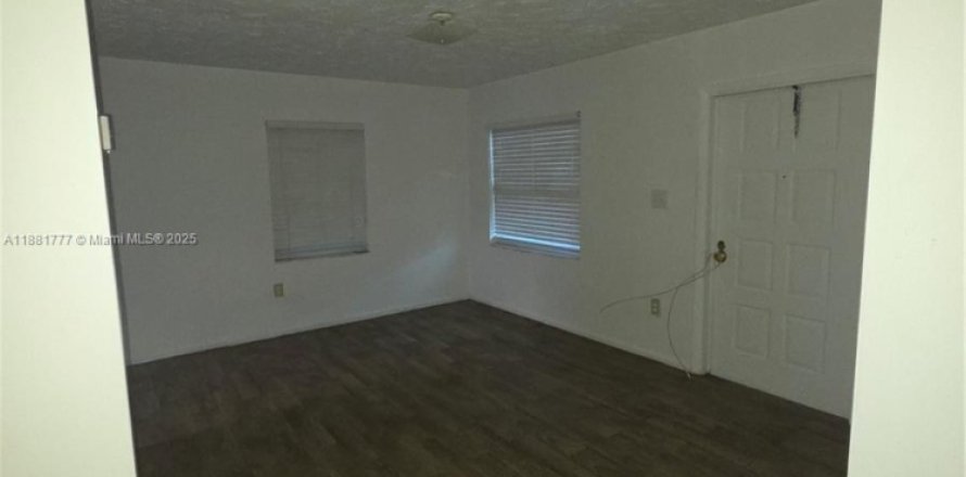 Casa en St. Lucie, Florida 2 dormitorios, 144.93 m2 № 1924725