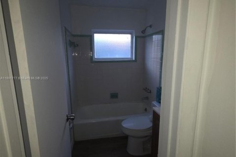 Casa en alquiler en St. Lucie, Florida, 2 dormitorios, 144.93 m2 № 1924725 - foto 8