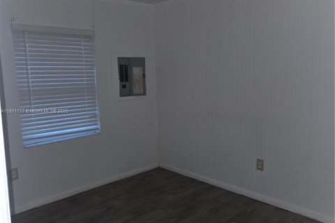 Casa en alquiler en St. Lucie, Florida, 2 dormitorios, 144.93 m2 № 1924725 - foto 9