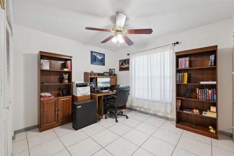 House in Tampa, Florida 3 bedrooms, 113.71 sq.m. № 1805717 - photo 19