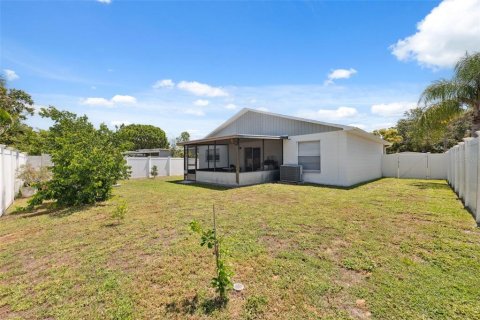 House in Tampa, Florida 3 bedrooms, 113.71 sq.m. № 1805717 - photo 28