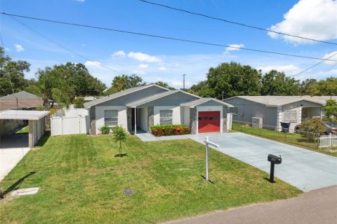 House in Tampa, Florida 3 bedrooms, 113.71 sq.m. № 1805717 - photo 29