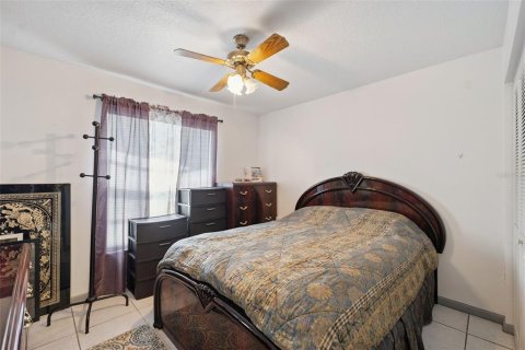 House in Tampa, Florida 3 bedrooms, 113.71 sq.m. № 1805717 - photo 22