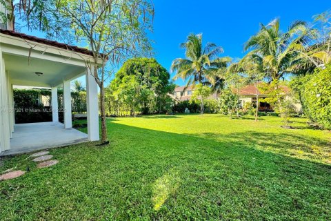 Снять в аренду виллу или дом в Уэстон, Флорида 4 спальни, 206.24м2, № 1963658 - фото 27