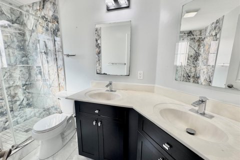 Снять в аренду виллу или дом в Уэстон, Флорида 4 спальни, 206.24м2, № 1963658 - фото 14