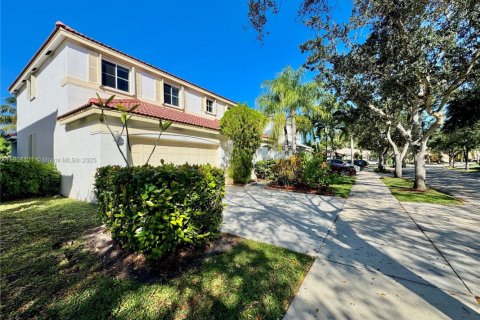 Снять в аренду виллу или дом в Уэстон, Флорида 4 спальни, 206.24м2, № 1963658 - фото 30