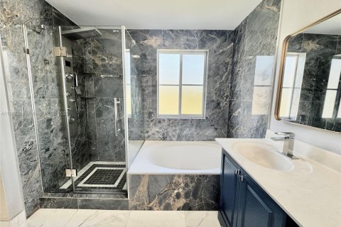 Снять в аренду виллу или дом в Уэстон, Флорида 4 спальни, 206.24м2, № 1963658 - фото 21