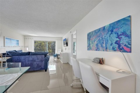 Copropriété à vendre à Lauderhill, Floride: 2 chambres, 101.45 m2 № 1698719 - photo 19
