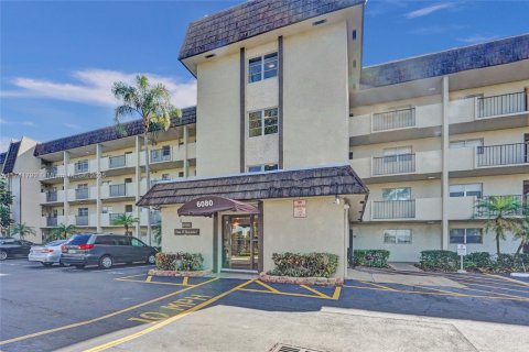 Copropriété à vendre à Lauderhill, Floride: 2 chambres, 101.45 m2 № 1698719 - photo 3