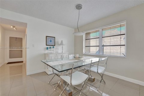 Copropriété à vendre à Lauderhill, Floride: 2 chambres, 101.45 m2 № 1698719 - photo 17