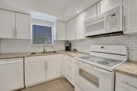 Copropriété à vendre à Lauderhill, Floride: 2 chambres, 101.45 m2 № 1698719 - photo 8