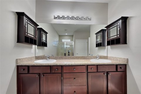 Villa ou maison à louer à Spring Hill, Floride: 4 chambres, 192.96 m2 № 2433294 - photo 9