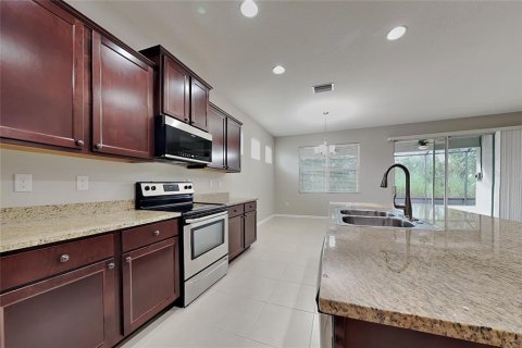 Villa ou maison à louer à Spring Hill, Floride: 4 chambres, 192.96 m2 № 2433294 - photo 6