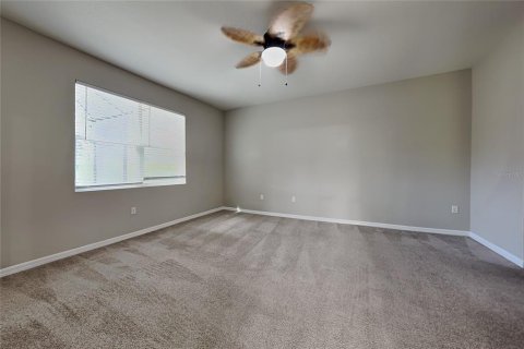 Villa ou maison à louer à Spring Hill, Floride: 4 chambres, 192.96 m2 № 2433294 - photo 8