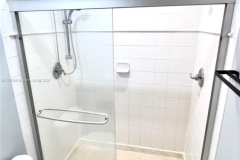 Touwnhouse à louer à Coral Springs, Floride: 3 chambres, 150.78 m2 № 1980815 - photo 25