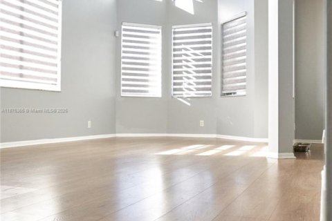 Touwnhouse à louer à Coral Springs, Floride: 3 chambres, 150.78 m2 № 1980815 - photo 9