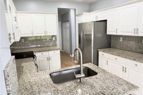 Touwnhouse à louer à Coral Springs, Floride: 3 chambres, 150.78 m2 № 1980815 - photo 5