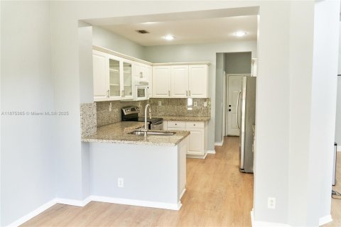 Touwnhouse à louer à Coral Springs, Floride: 3 chambres, 150.78 m2 № 1980815 - photo 22