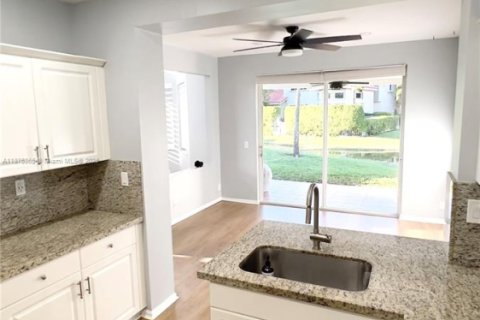 Touwnhouse à louer à Coral Springs, Floride: 3 chambres, 150.78 m2 № 1980815 - photo 23