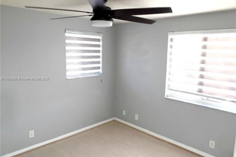 Touwnhouse à louer à Coral Springs, Floride: 3 chambres, 150.78 m2 № 1980815 - photo 17