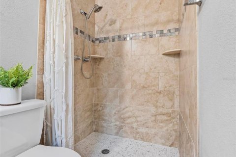 House in Tampa, Florida 3 bedrooms, 139.35 sq.m. № 2232908 - photo 6