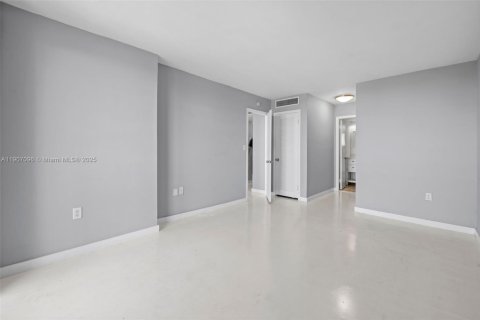Copropriété à vendre à Miami Beach, Floride: 1 chambre, 74.69 m2 № 2013564 - photo 25