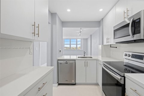 Copropriété à vendre à Miami Beach, Floride: 1 chambre, 74.69 m2 № 2013564 - photo 8