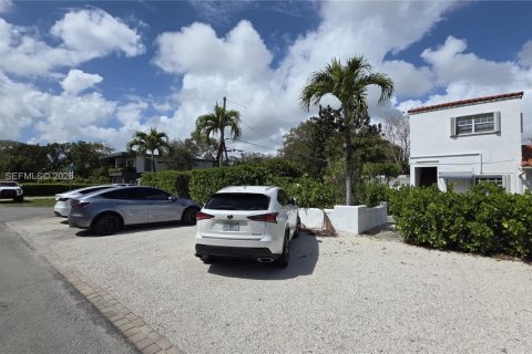 Villa ou maison à louer à Biscayne Park, Floride: 41.81 m2 № 2044004 - photo 2