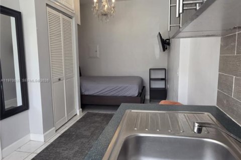 Villa ou maison à louer à Biscayne Park, Floride: 41.81 m2 № 2044004 - photo 3