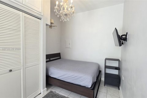 Villa ou maison à louer à Biscayne Park, Floride: 41.81 m2 № 2044004 - photo 4