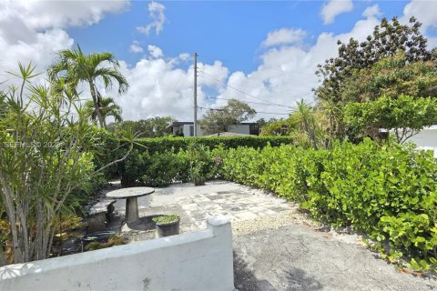 Villa ou maison à louer à Biscayne Park, Floride: 41.81 m2 № 2044004 - photo 11