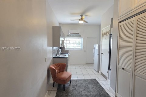 Villa ou maison à louer à Biscayne Park, Floride: 41.81 m2 № 2044004 - photo 6