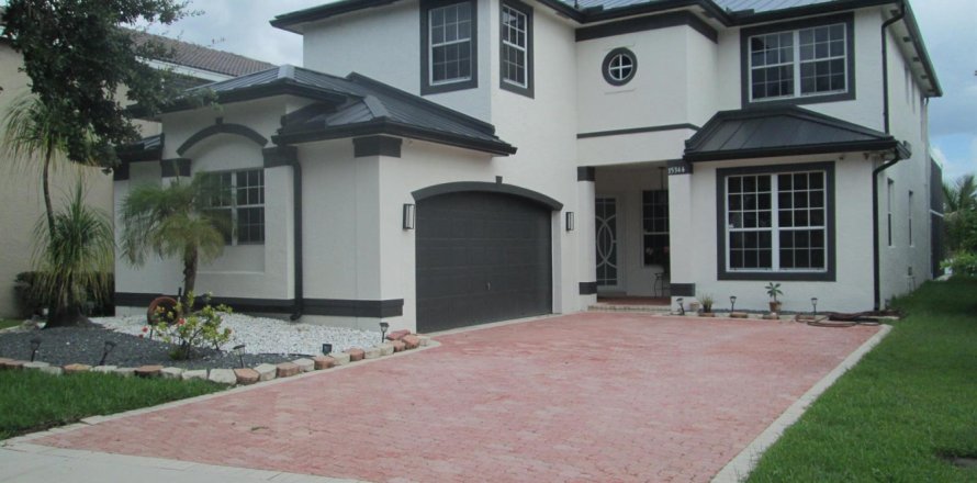 Villa ou maison à Miramar, Floride 6 chambres, 313.17 m2 № 2191886