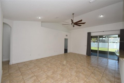Villa ou maison à louer à Palm Coast, Floride: 4 chambres, 237.09 m2 № 2429378 - photo 4