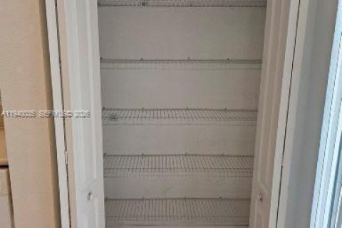 Villa ou maison à louer à Homestead, Floride: 3 chambres, 149.57 m2 № 1997327 - photo 17