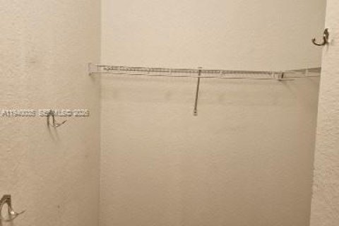 Villa ou maison à louer à Homestead, Floride: 3 chambres, 149.57 m2 № 1997327 - photo 27