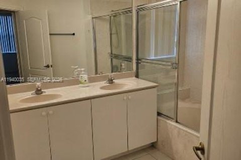 Villa ou maison à louer à Homestead, Floride: 3 chambres, 149.57 m2 № 1997327 - photo 22