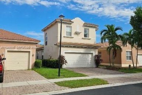 Villa ou maison à louer à Homestead, Floride: 3 chambres, 149.57 m2 № 1997327 - photo 2